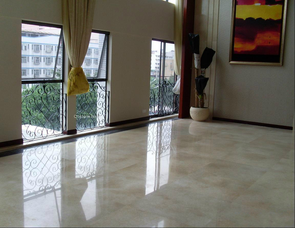 地板老旧，需要敲掉瓷砖重新进行铺贴